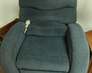 $495.00 Pride power lift chair