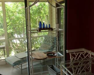 bakers rack and it matches dinette set