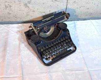 Vintage Underwood Typewriter
