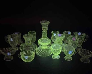 Tiny UV Reactive Glassware Lot
