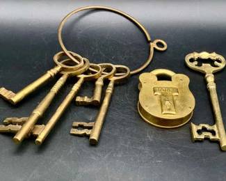 Vintage Keys & Jared Old English Admiralty Brass Padlock
