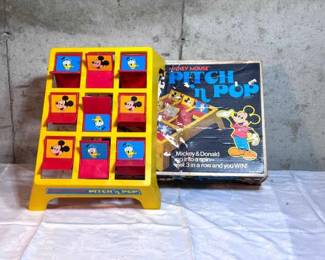 Mickey Mouse - Pitch ‘n Pop Game
