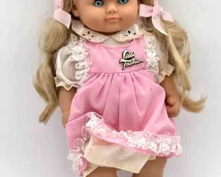 Lissi Fashion Doll Sleep Eyes
