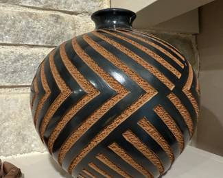 San Juan de Oriente Nicaragua Emmanuel Maldonado Art Deco Style Pottery Vase