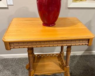 EASTLAKE Spoon Carved Side Table