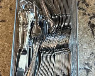 LYONS Queen Fancy Stainless Flatware Set