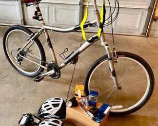 059-GAR: Specialized Expedition Men’s Hybrid Bike