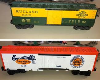 068-BON: Vintage Lionel Boxcar Duo