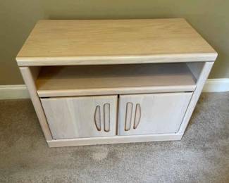 011-OFF: Printer or Media Cabinet