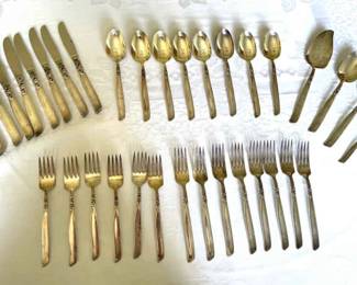039-DR: Vintage Community Flatware