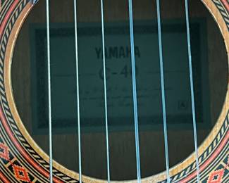 Yamaha C-40 guitar