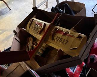 Reproduction corn husking machine