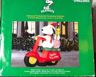 6ft Inflatable Snoopy Happy Holidays