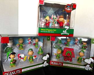 3 Peanuts Fold Out Scenic Treelot, Holiday Figures Deluxe Sets
