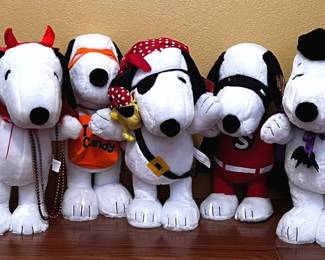 7 Large Snoopy Halloween Figures