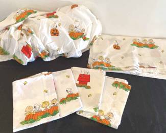 Peanuts Charlie Brown Queen Bed Linens