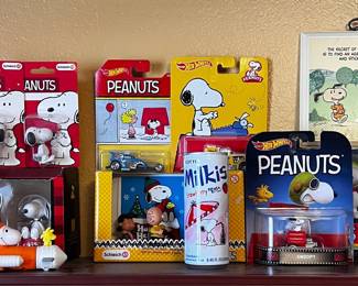 Miscellaneous Miniature Snoopy Collectibles