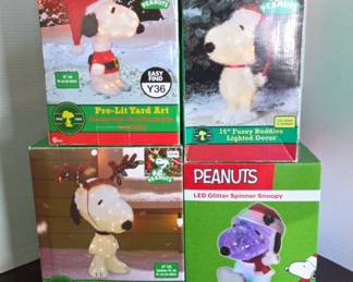 4 Light Up Snoopy In Boxes