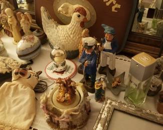 Figurines