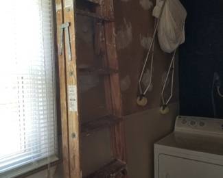 Wood stepladder
