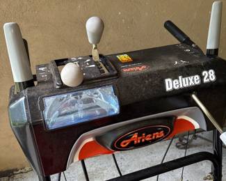 Ariens Deluxe 28 two stage snow blower 