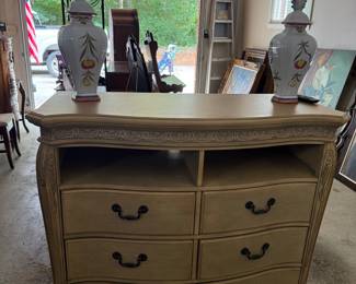 Dresser Tan