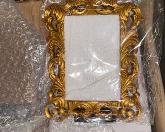gold ornate picture frame 