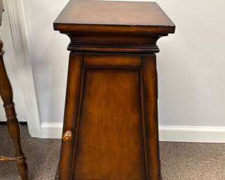 walnut square pedestal 