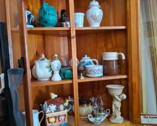 Teapots and pitchers