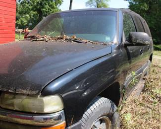 2001 Tahoe Has a title