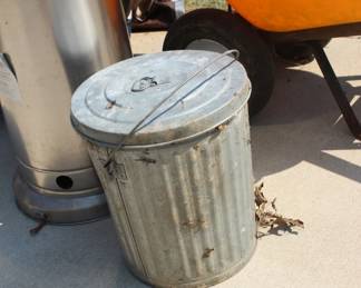 Garbage can