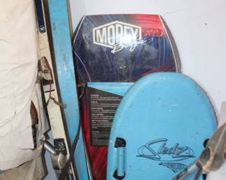 Skiis, Boogie Boards