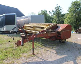 New Holland Hayliner
