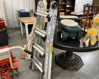 Telescoping Aluminum Ladder