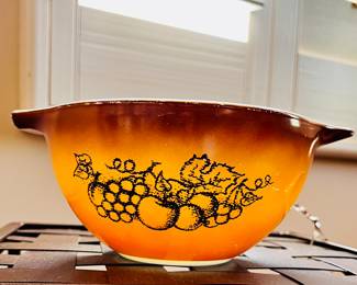 Vintage 1970s Pyrex Milk Glass Cinderella Bowl "Old Orchard"