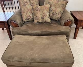 Chair 54Wx39Hx45D Ottoman 24Dx41Wx19H