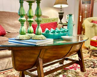 BEAUTIFUL CANOE COFFEE TABLE WITH MATCHING PIECES.
