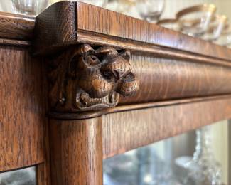 Hutch details