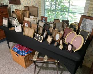 Antique, MCM & modern table-top picture frames