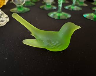 Uranium glass bird (1 of 2)