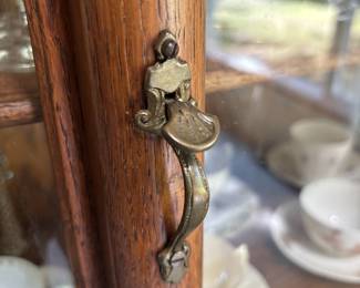 Hutch details