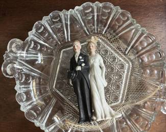 Antique bride and groom wedding topper, porcelain 