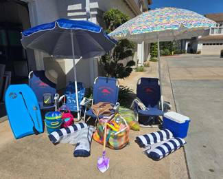 EM170Beach or pool time
