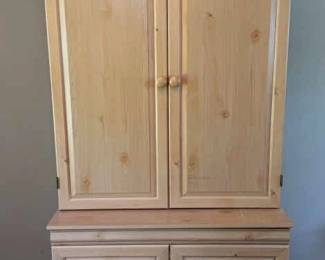 Armoire Workstation