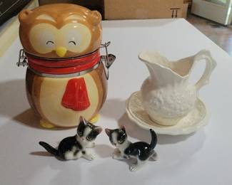 Esesco Cat Salt Pepper Shakers  More
