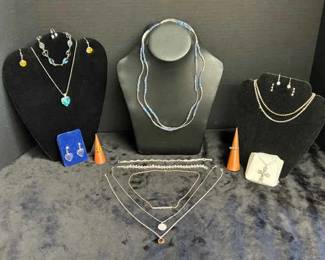 Sparkling Jewelry 