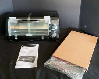 New In Box Black Decker Toaster Oven