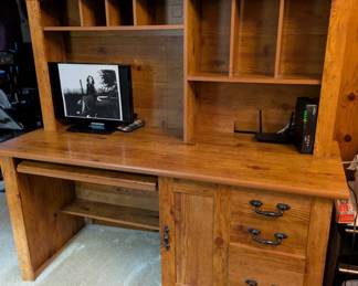 Computer desk
