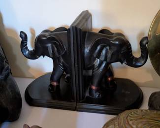 Heffalump bookends