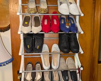 Ladies shoes, size 6-7